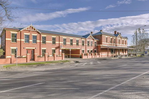 Lake Inn Ballarat - Tourism Search 0