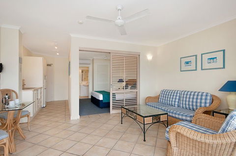 Macrossan House Boutique Holidays Apts - Tourism Search 2