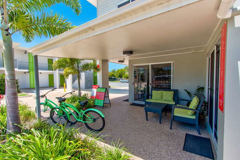 Mackay Oceanside Central Hotel - Tourism Search 1