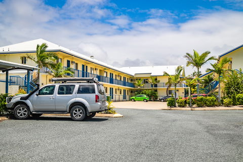Mackay Seabreeze Apartments - Tourism Search 0