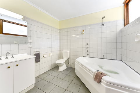 William Macintosh Motor Lodge - Tourism Search 2