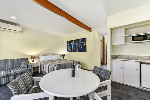 William Macintosh Motor Lodge - Tourism Search 5
