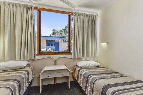 William Macintosh Motor Lodge - Tourism Search 7