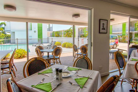 Mackay Oceanside Central Hotel - Tourism Search 9