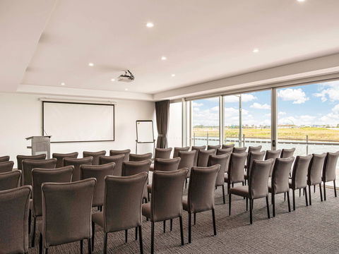 Mercure Sunshine Coast Kawana Waters - Tourism Search 12