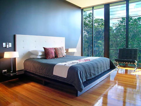 Glass On Glasshouse - Tourism Search 1