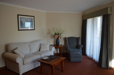 Gateway On Monash - Tourism Search 0