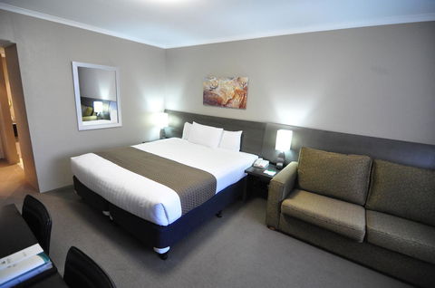 Pavilion On Northbourne - Tourism Search 19