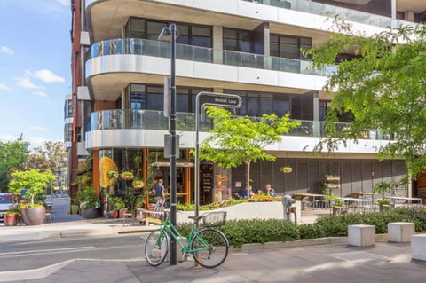 Spacious 1BR Stylish New Acton Apartment +Parking - Tourism Search 11