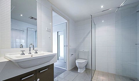 Spacious 1BR Stylish New Acton Apartment +Parking - Tourism Search 3