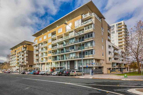 Spacious 1BR Stylish New Acton Apartment +Parking - Tourism Search 13