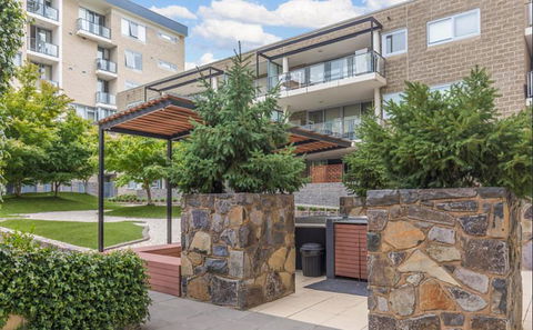 Spacious 1BR Stylish New Acton Apartment +Parking - Tourism Search 1
