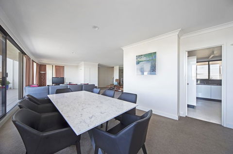 BreakFree Capital Tower Apartments - Tourism Search 32
