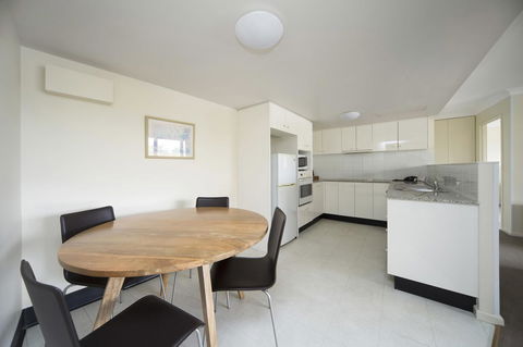 BreakFree Capital Tower Apartments - Tourism Search 27