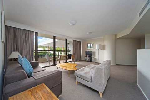 BreakFree Capital Tower Apartments - Tourism Search 25