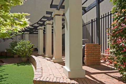 BreakFree Capital Tower Apartments - Tourism Search 9