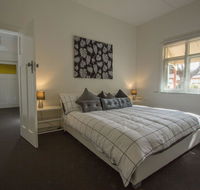 Cowan Street Bungalow - Tourism Search