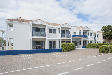 Marina Hotel - Tourism Search 19