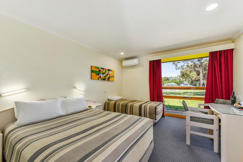 William Macintosh Motor Lodge - Tourism Search 14