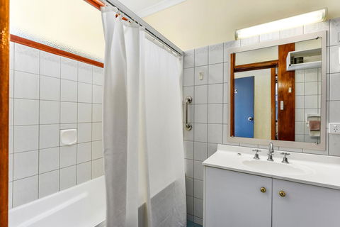 William Macintosh Motor Lodge - Tourism Search 22