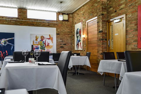 William Macintosh Motor Lodge - Tourism Search 42