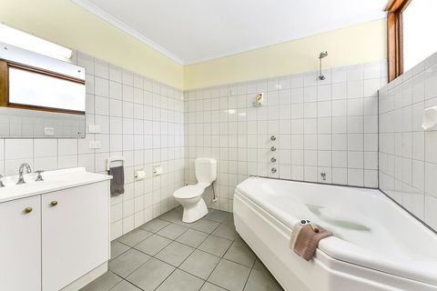 William Macintosh Motor Lodge - Tourism Search 35