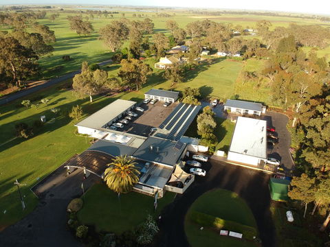 William Macintosh Motor Lodge - Tourism Search 9