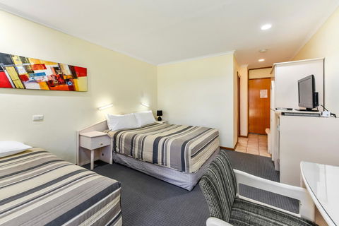 William Macintosh Motor Lodge - Tourism Search 10