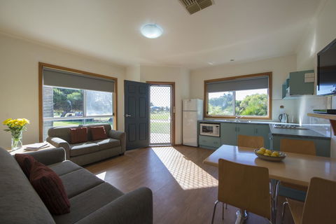 The Retreat West Beach Parks - Tourism Search 23