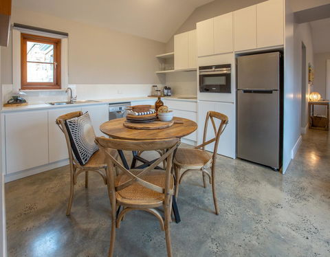 Lucy's Cottage - Tourism Search 9