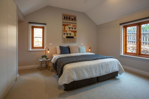Lucy's Cottage - Tourism Search 5
