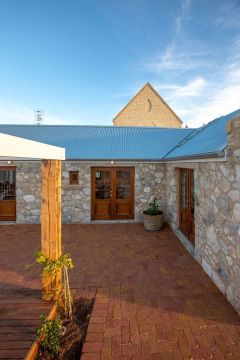 Lucy's Cottage - Tourism Search 17