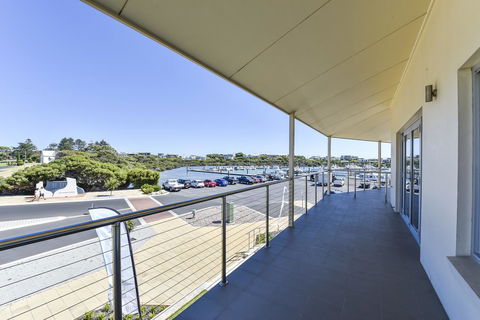 Aloha Waterfront Properties - Tourism Search 10