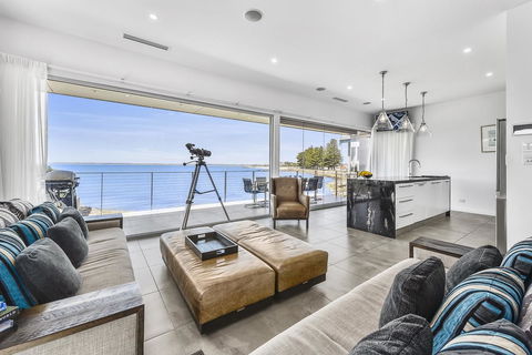 Aloha Waterfront Properties - Tourism Search 3