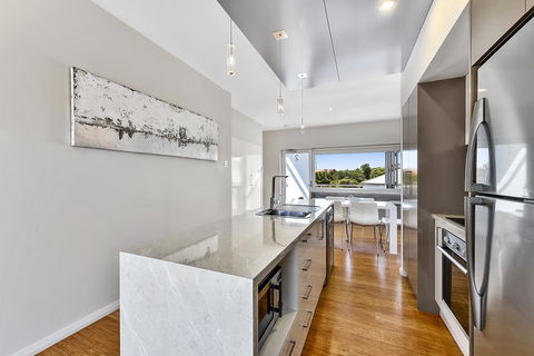 Aloha Waterfront Properties - Tourism Search 25
