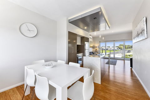 Aloha Waterfront Properties - Tourism Search 27