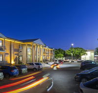 Adelaide Inn - Tourism Search