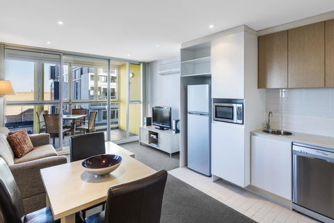 IStay Precinct Adelaide - Tourism Search 16