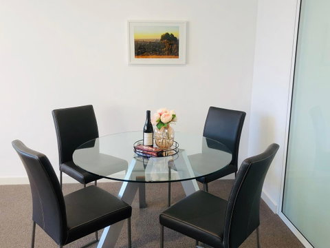 Central Escape @ Adelaide CBD - Tourism Search 6