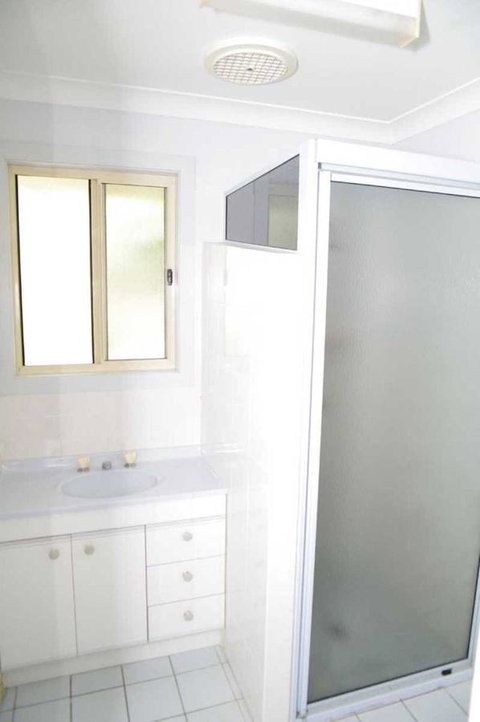 Bellhaven 1, 17 Willow Street - Tourism Search 5