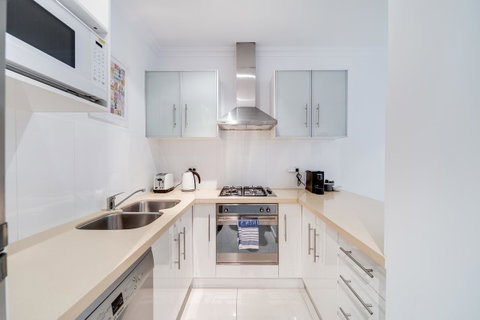 York Apartments On Grenfell - Tourism Search 3