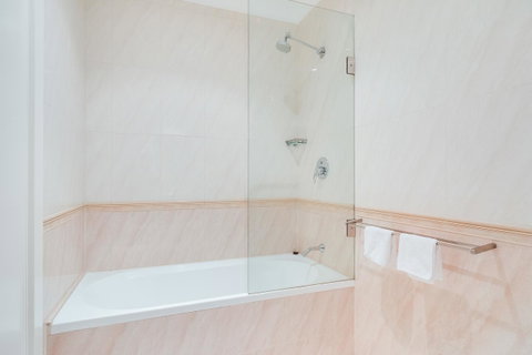 York Apartments On Grenfell - Tourism Search 14