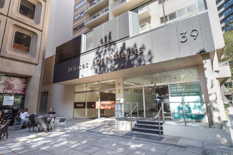 York Apartments On Grenfell - Tourism Search 7