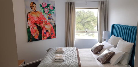 Spacious 4 BR And 2 Bathrooms City Apartment - Tourism Search 10