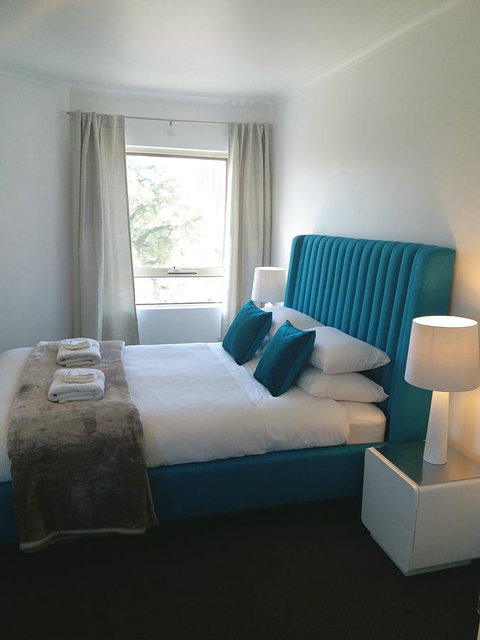 Spacious 4 BR And 2 Bathrooms City Apartment - Tourism Search 11