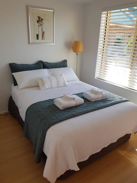 Spacious 4 BR And 2 Bathrooms City Apartment - Tourism Search 6