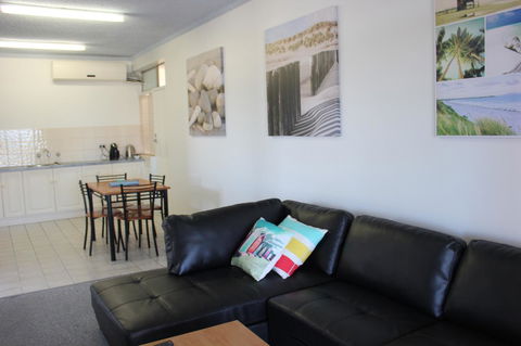 Seaview Sunset Holiday Apartments - Tourism Search 8