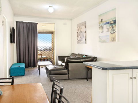 Seaview Sunset Holiday Apartments - Tourism Search 37