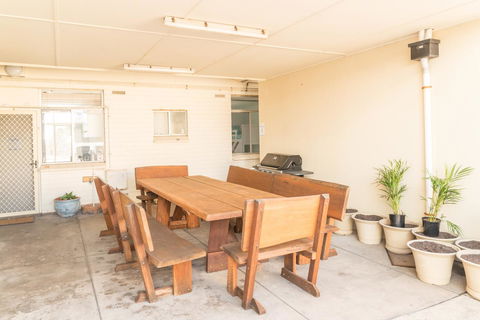 Seaview Sunset Holiday Apartments - Tourism Search 7