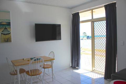 Seaview Sunset Holiday Apartments - Tourism Search 20